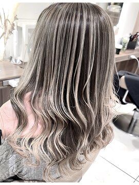 アッシュ 大宮店(Ash) ホワイトベージュバレイヤージュ