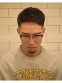 フェザーアップスキンフェードラフカールベリーショート