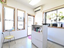 フォルツァの雰囲気(白を基調とした落ち着いた店内。【牛久市、つくば市】)