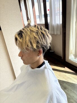 ヘアーズ はれるや(hair's) メンズカット刈り上げマッシュショート×ハイトーンブロンド