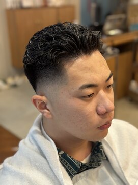 ゼロスバーバー(0's BARBER SHOP) ビジネスヘア/メンズパーマ/フェード/ラルフ/極道パーマ/短髪