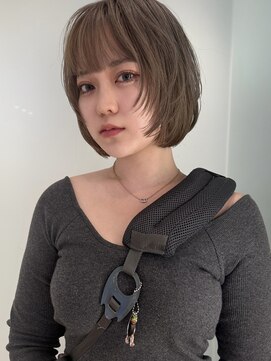 ラパンセヴェール(LA PENSEE VERT) ボブレイヤーカット/ やわらかいグレージュカラー