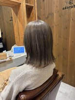 アドラーブル 駅南店(adorable) 外ハネくびれミディ/ミルクティーベージュ