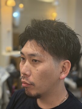 ゼロスバーバー(0's BARBER SHOP) ツイストスパイラルパーマ