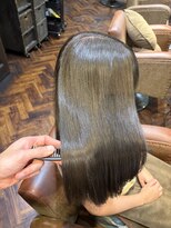 モナン 新宿(Monan)&nbsp;赤みを抑えた透明感オリーブグレージュ