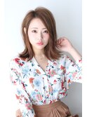 外ハネさせて可愛らしさをプラス/鎖骨ミディアム