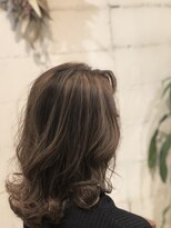 サロン ド ソーホー 蕨(Salon de SOHO) 【グレージュ系ハイライト】スタイリングが楽しくなるヘアカラー