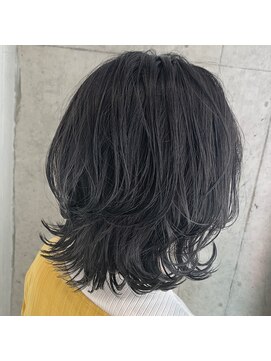 ラダ(Lada) ウルフボブ×ダークグレー×グレージュ