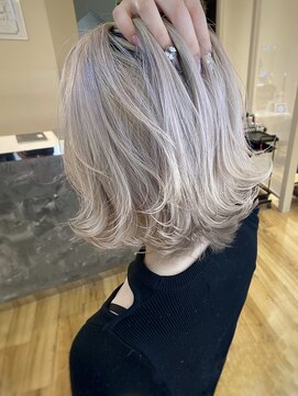 アヴァンス 京橋店(AVANCE) ケアブリーチ×ホワイトベージュ