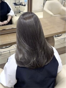 ザック ヴィ(ZACC  vie) レイヤーカット/セミロング/艶カラー/学割U24