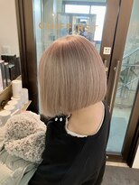 コワファースト長崎シャンプーボーイ 2nd(COIFF1RST 長崎 SHAMPOO BOY)&nbsp;長崎 ケアブリーチ ボブ ミルクティーベージュ ホワイトベージュ