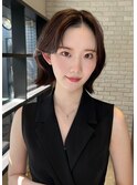 くすみベージュマロンベージュ前下がりボブフェザーショートヘア