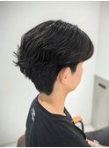 ダウンパーマ 前下がりマッシュヘア センターパートメンズカット