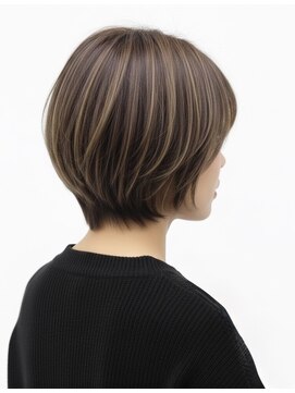 レウナ 外苑前(Reuna) 30代40代大人可愛いショートボブ　ハイライト