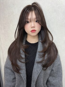 エイム(AiM) レイヤーカット/ハイレイヤー/韓国ヘア/透明感カラー/ブラウン