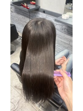 ロンドルピナス 小倉(Lond Lupinus) 縮毛矯正/ワンホンレイヤー/ミルクティーブランド/ダークブルー