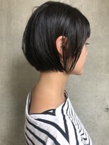 ビビト(bibito) bibito ミニマムな黒髪ワンレン 切りっぱなしモードボブ