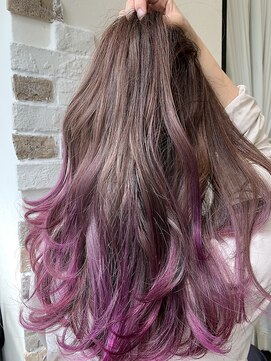 ナンバー ジルバ 立川(N° jillva) インナーカラー、ピンクラベンダー、イヤリングカラーグレージュ