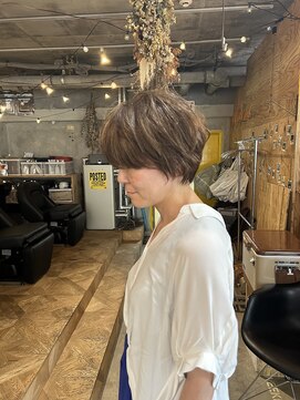 ウィークエンド(WEEKEND) 白髪ぼかし対応 ショートベージュ