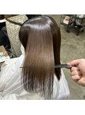 美髪矯正でまとまる艶髪へ