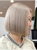 ホワイトグレージュ[新宿駅/ボブウルフ/ダブルカラー/小顔]