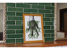 ウエストバーバーショップ(WEST BARBER SHOP)の雰囲気（ヴィンテージ感漂うスタイリッシュな店内）