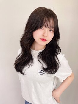 ジーナリア(Xena ria)の写真/名古屋で「韓国トレンド×レイヤーカット」といえば当店。「似合わせ」に"韓国×レイヤー"の視点を。