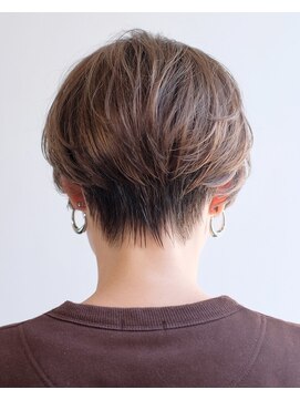 ルプラ ブリリアント(le-pla brilliant) ハンサムショート/センターパート/アッシュベージュ/豊橋/田原