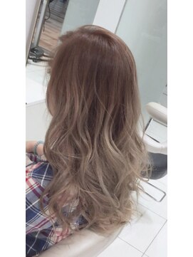 ケンジ 平塚 アネッタ(KENJE annetta) 《王道外国人風》理想の透明感♪ホワイティーグラデ