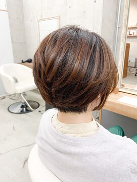 ユッカ エルア 武庫之荘南口(YUCCA elua) 【elua 角床】大人かわいいエアリーボブ