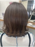 外ハネミディアムハイライト×白髪染め&髪質改善も人気◎