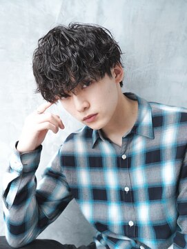 アルファ 新宿(alpha) フェザーパーマ/ブルーブラック/刈り上げセンターパート[新宿]