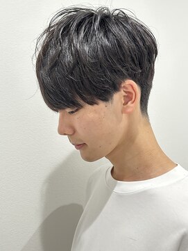 ヒュイル バイ ニアウ(Hwyl by Niau) メンズマッシュツーブロックシャドウパーマニュアンスパーマ眉毛