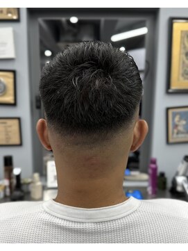 アイコン ブルー メンズ(I-CON #blue MEN'S) クロップスタイル×スキンフェード【池袋フェード】