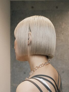 ガーデンヨコハマエスト(GARDEN YOKOHAMA est) ボブ　外ハネボブ　くびれヘア　切りっぱなしボブ　暗めカラー