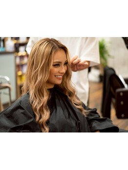 イメチェンはラブスタシーのエクステ♪ナチュラルな付け心地で馴染みも良いからアレンジも自由に楽しめる☆