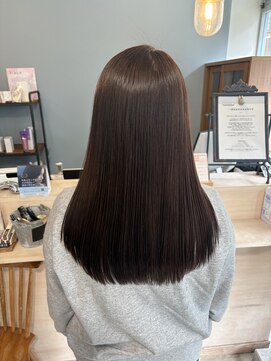 スアバイキキ(SuA by kiki.) ミディアムレイヤー/ハッシュカット/ワインレッド[千葉]