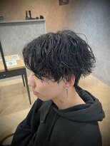 ラルス(Larus) 刈り上げセンターパート/波巻きツイストスパイラル/本八幡
