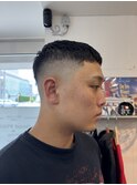 スキンフェードフレンチクロップスタイル