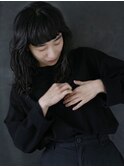 暗髪パーマミディアム