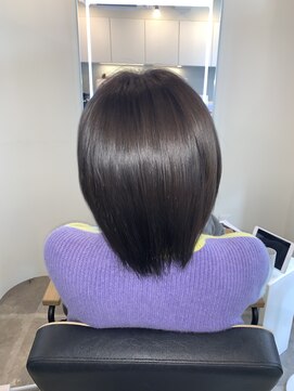 アールサロン アオヤマ(Rr SALON AOYAMA) プラチナミネコラアッシュブラウン