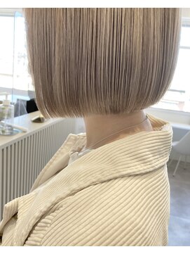 カシェ キョウマチ(cashe’e) パツっとボブ