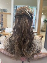 ネオリーブルカ 御茶ノ水店(Neolive Luca)&nbsp;ゆるふわハーフアップ