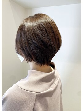 オモルフィ ひばりヶ丘店(Omorfi) 大人可愛い前下がりショート