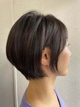 ビューティーセラーバイハリウッド(BEAUTY CELLAR BY HOLLYWOOD) クールなショートボブ