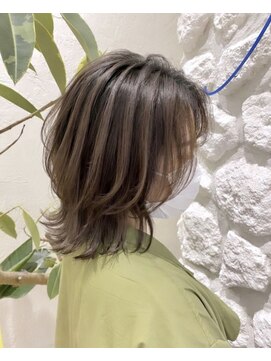 モアナ バイ ヘッドライト 二俣川店(Moana by HEADLIGHT) Moana#ウルフカット#ハイライト#ミディアム