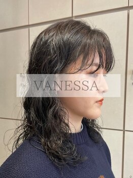 ヴァネッサ VANESSAの写真/朝楽お洒落が叶う！髪質に合わせた薬剤選定で湿気に負けず1日中スタイルが決まる♪