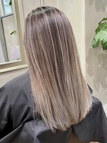 ロナバイソル(lona by SoL)&nbsp;美髪ストレートカット/毛先グラデーション