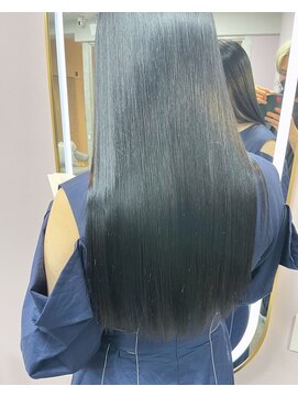 ガルボ ヘアー(garbo hair) オイルストレート ツヤ髪 10代 20代