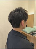 襟足がすっきりと短くカットされたスタイル